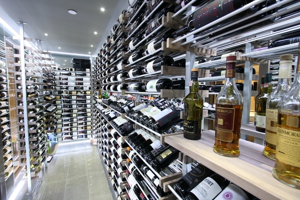 contemporary-wine-cellar-26---copie
